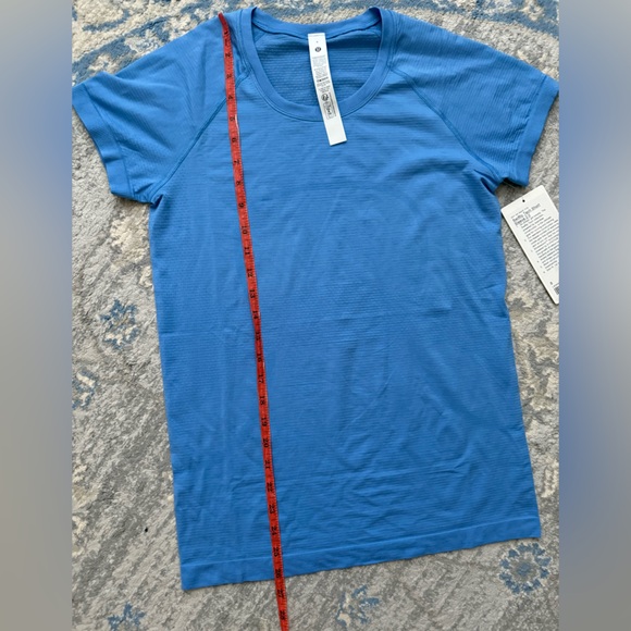 Lululemon Swiftly Tech Short-Sleeve Shirt 2.0 *Hip Length Pool Party - Picture 6 of 7